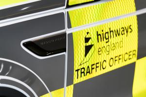 Land Rover Discovery Highways England 2019 года  (UK)